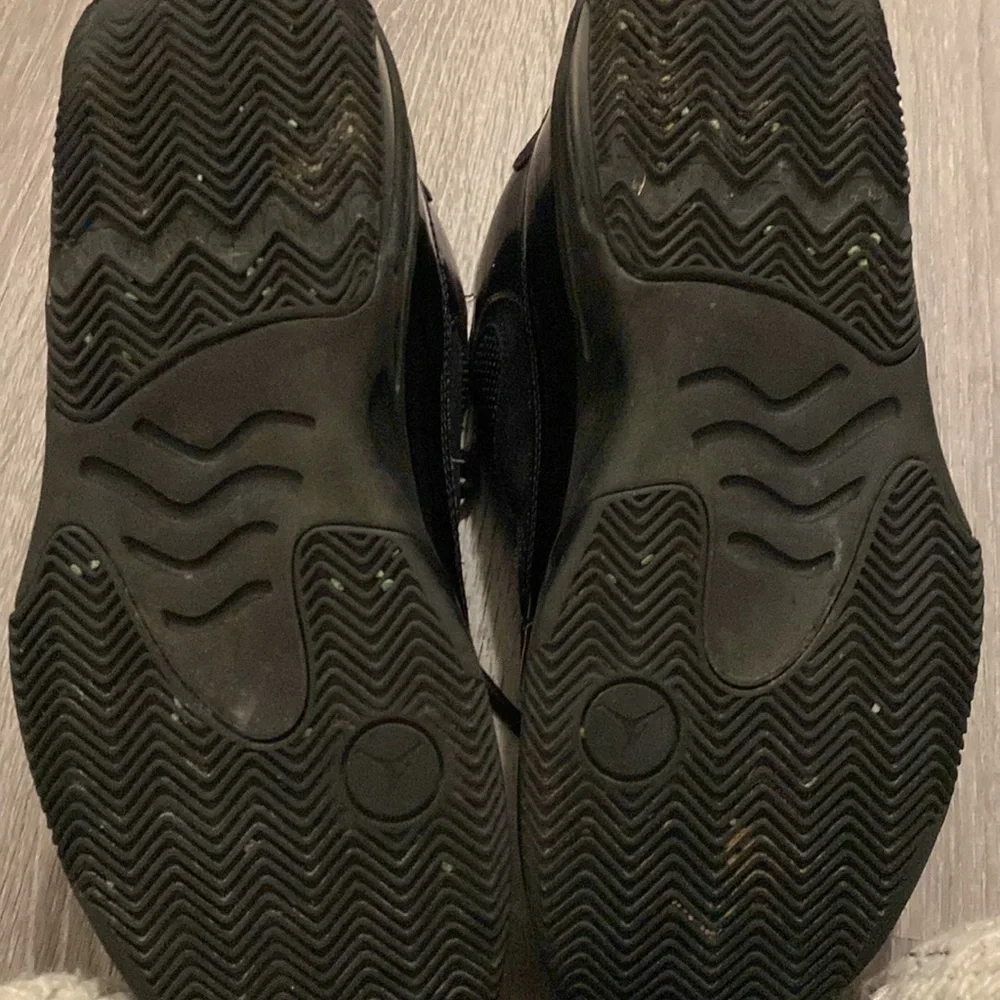 Jordan size 8 black patent leather in used condition